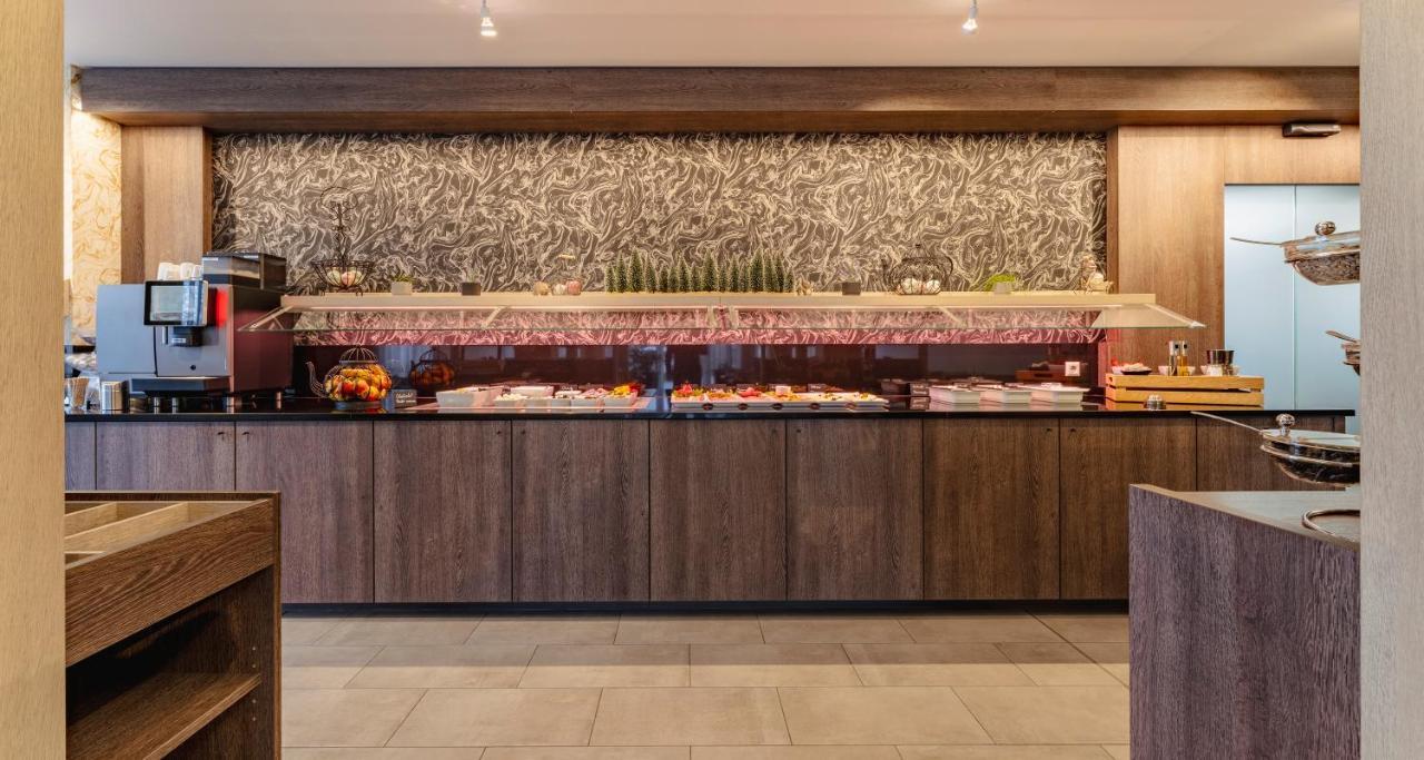 Hotel Newton 3*