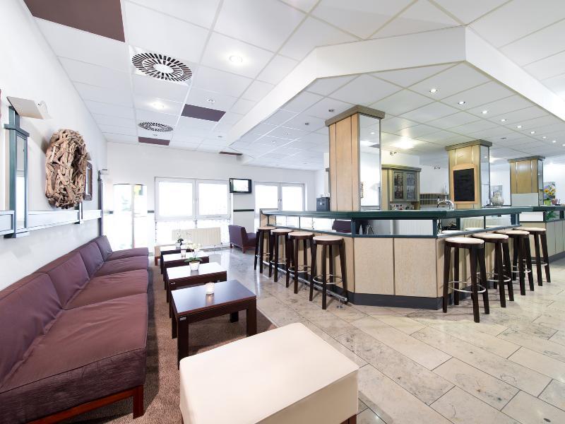 Hotel Newton 3*