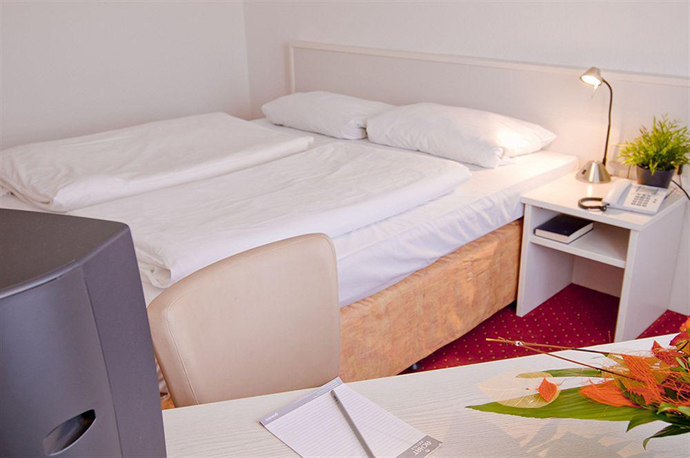 Hotel Newton 3*